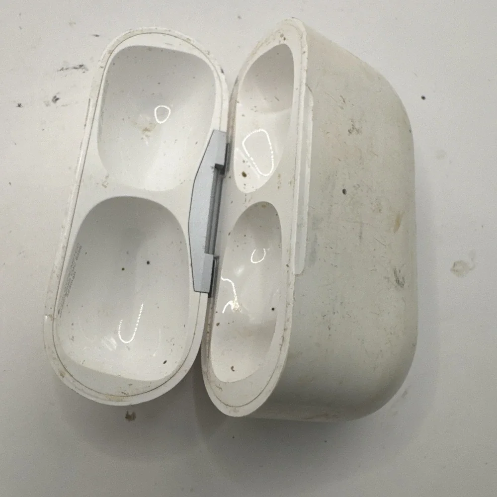 Genuine Authentic Replacement Apple Airpods Pro 2 A2700 2nd Gen Charging Case
